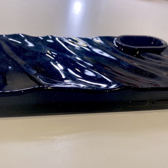 NEW phone case sparkly black and textured - Picture 3 of 3